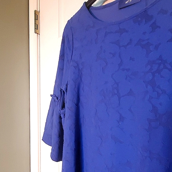 NWT Apt. 9 Burnout Bell-Sleeve Top - Picture 4 of 5